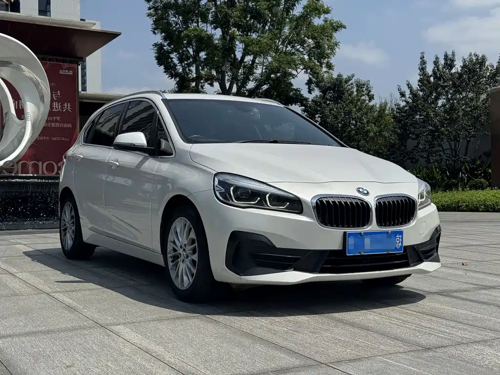 BMW 2 Series Touring 2018 218i Leading Model купить на сайте DeffCars