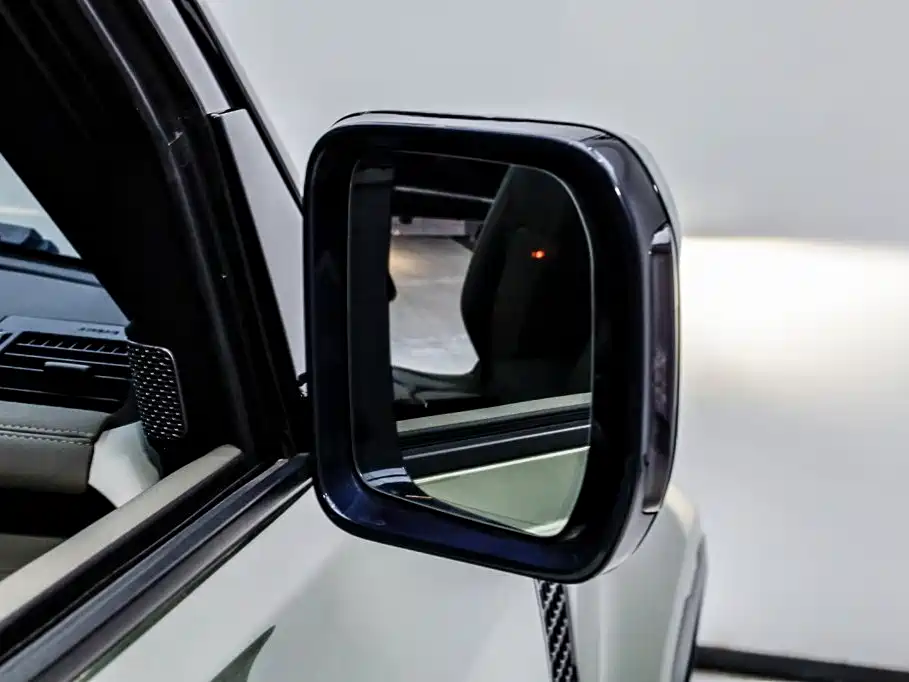 Land Rover Defender 2021 90 P400 Classic Reissue купить на сайте DeffCars