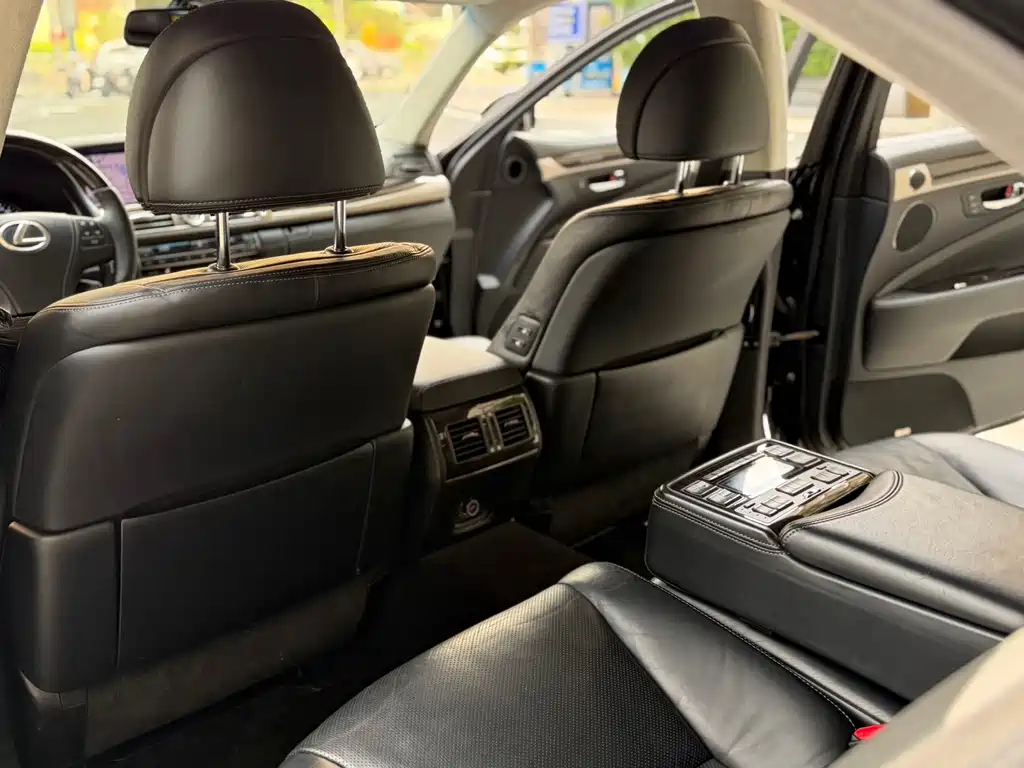 Lexus LS 2013 460L Deluxe Edition купить на сайте DeffCars