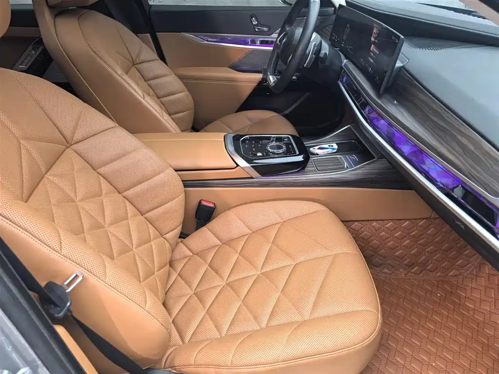 BMW 7 Series 2023 735Li Luxury Package купить на сайте DeffCars