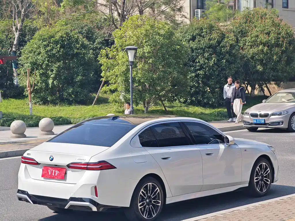 BMW 5 Series 2024 525Li M Sports Package купить на сайте DeffCars