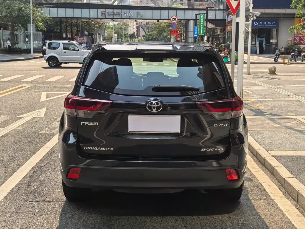 Highlander 2018 2.0T four-wheel drive knight version, 7 seats, National VI купить на сайте DeffCars