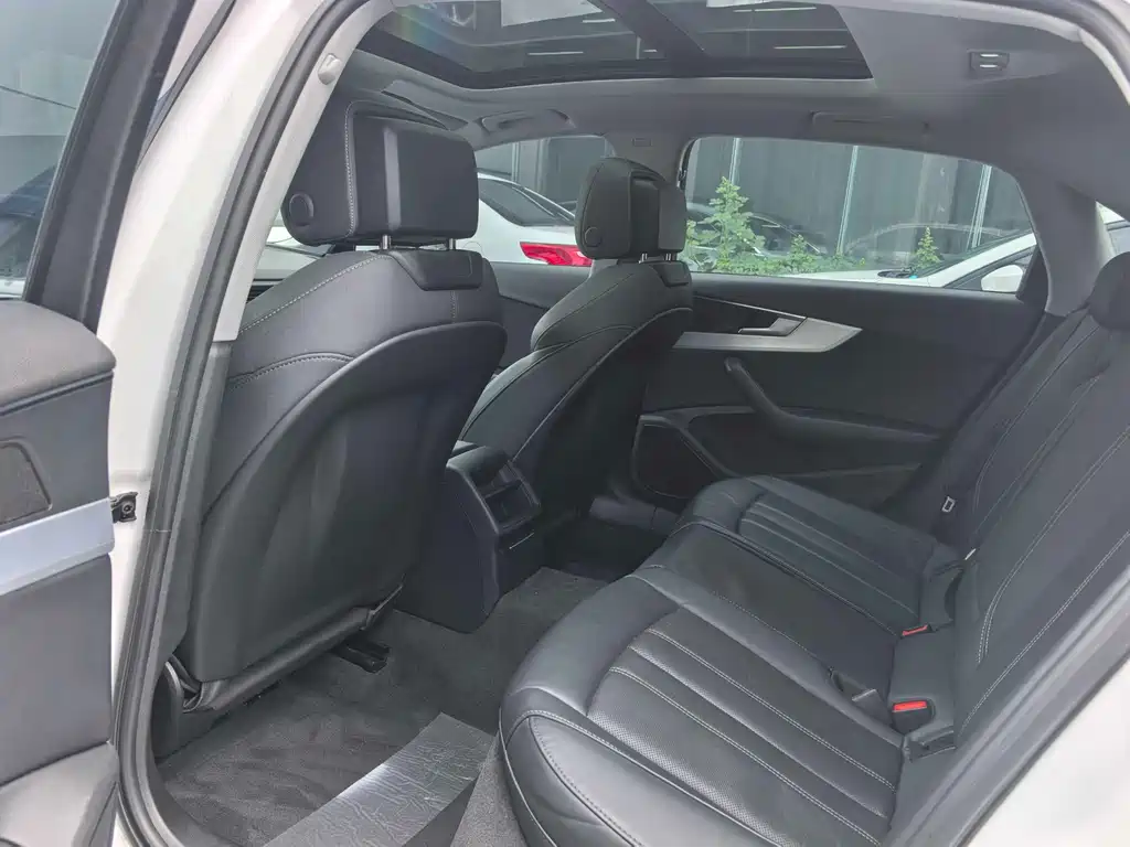Audi A4L 2020 40 TFSI Fashionable and Dynamic купить на сайте DeffCars