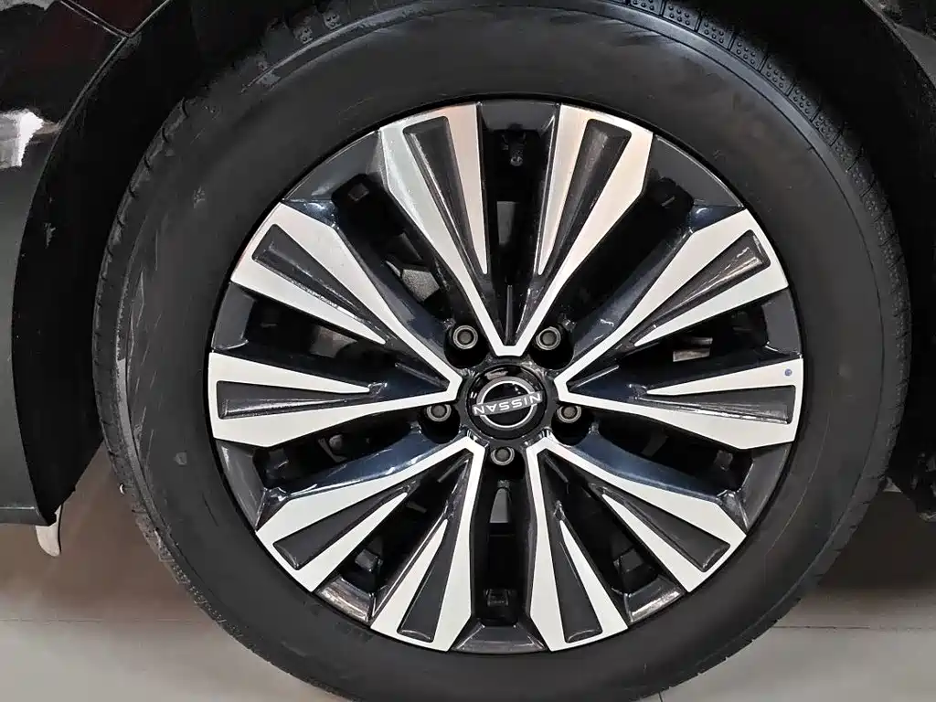 Teana 2025 2.0L SV Black Gold Edition купить на сайте DeffCars