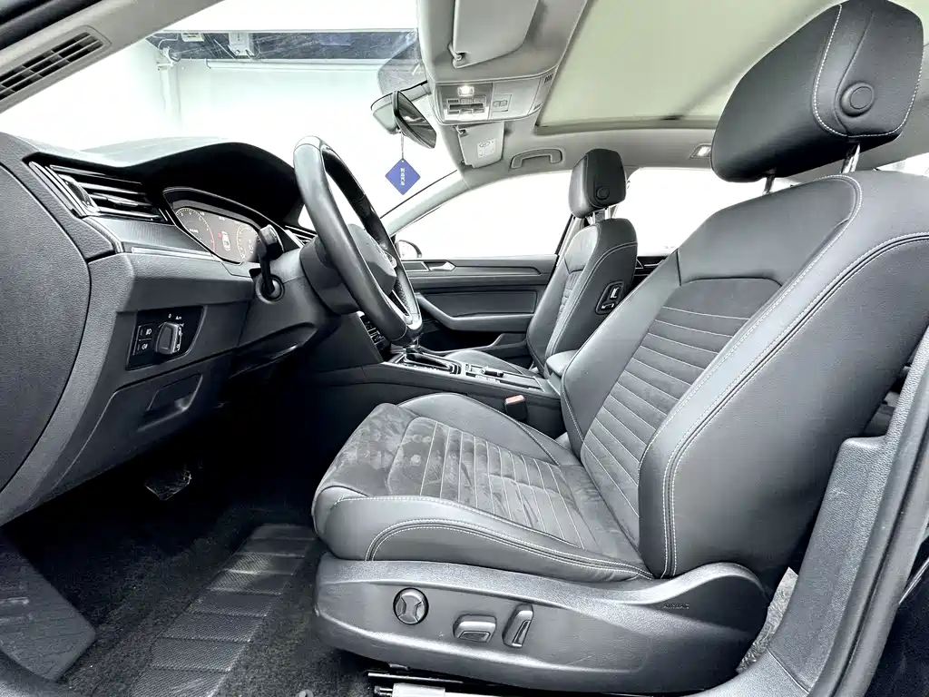 Magotan 2021 330TSI DSG 30th Anniversary Edition купить на сайте DeffCars