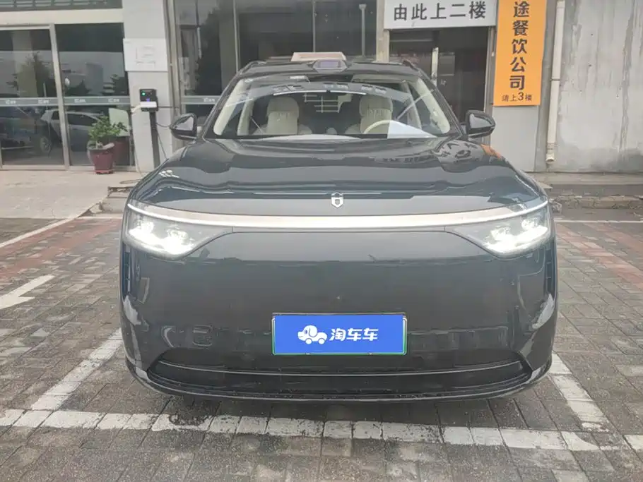 Wenjie M8 2025 extended range Max+ version 53.4kWh 6-seater version (192-line lidar) купить на сайте DeffCars