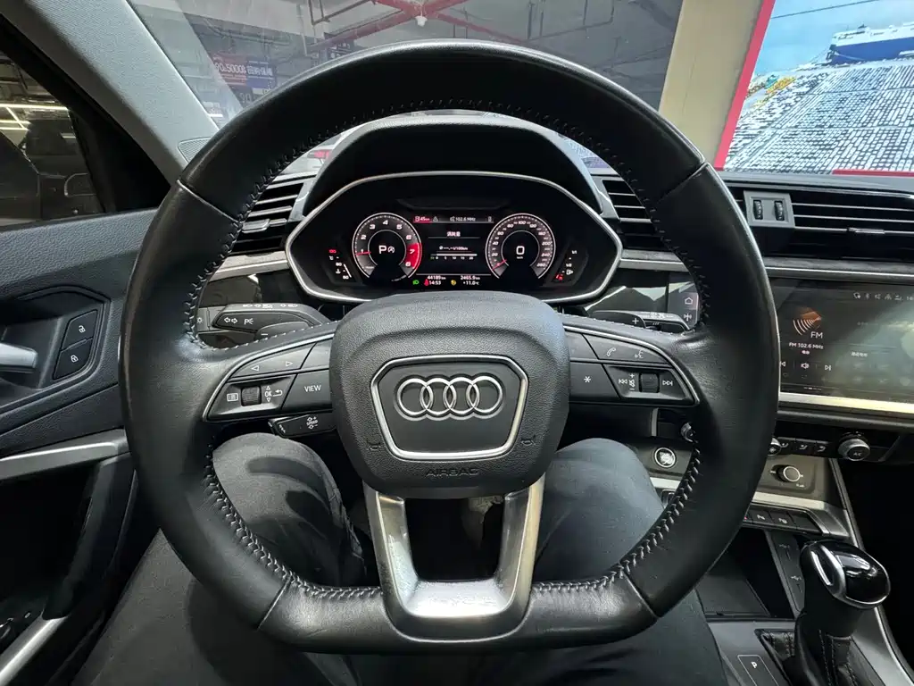 Audi Q3 2022 35 TFSI Fashionable and Dynamic купить на сайте DeffCars