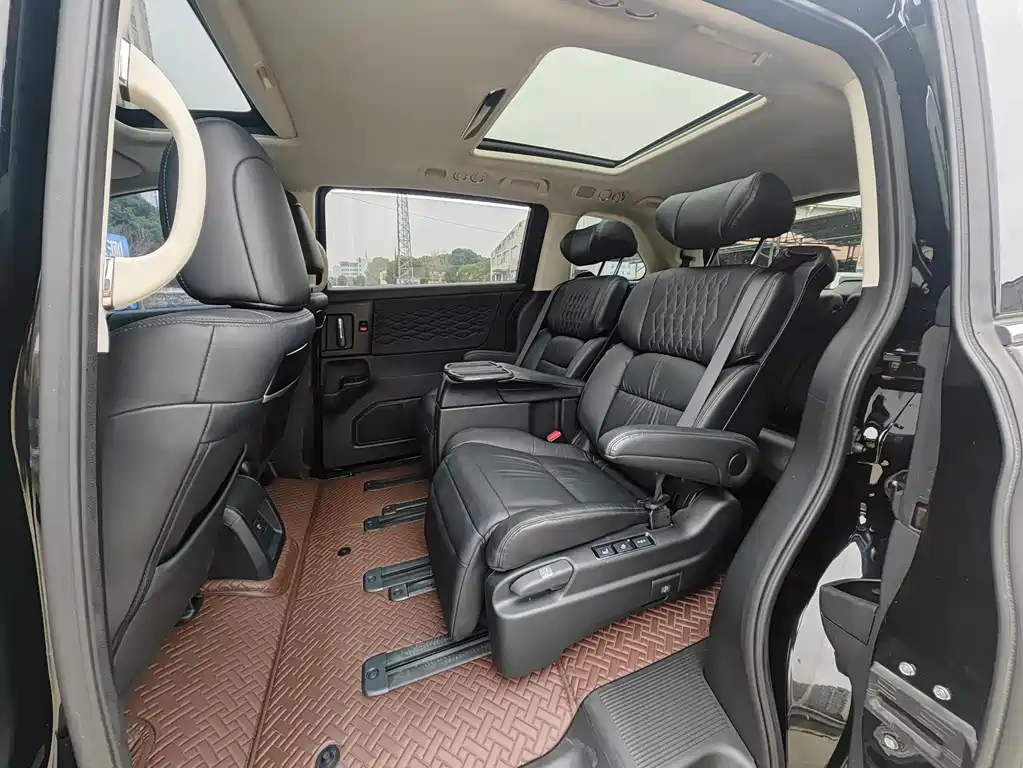 Alison 2022 2.0L e:HEV Deluxe Edition купить на сайте DeffCars