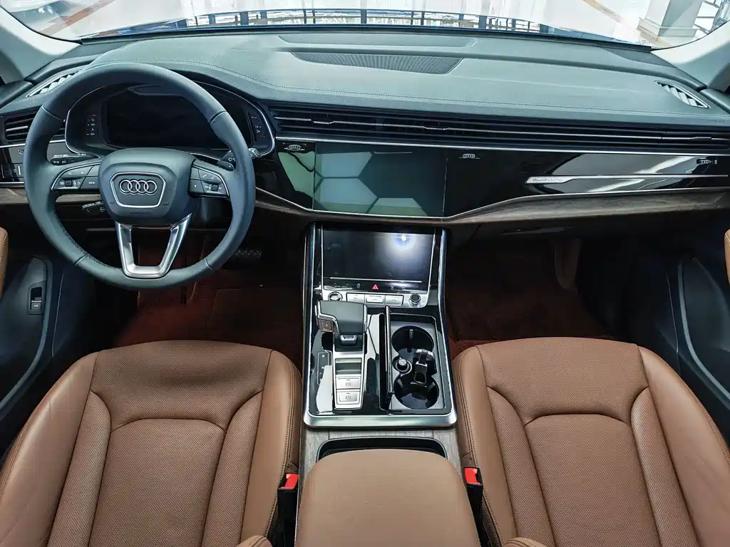 Audi Q7 2023 45 TFSI quattro S line sports купить на сайте DeffCars