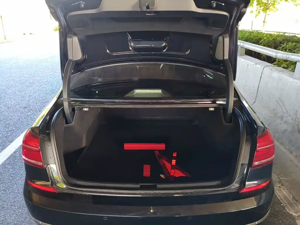 Passat 2017 330TSI DSG Premium Edition купить на сайте DeffCars