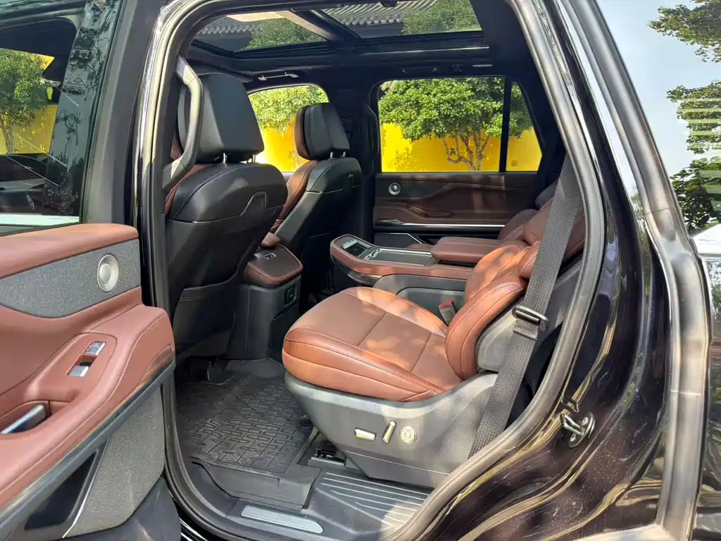 Navigator 2025 3.5T President Edition купить на сайте DeffCars