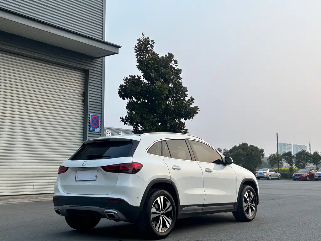 Mercedes-Benz GLA 2020 GLA 200 купить на сайте DeffCars