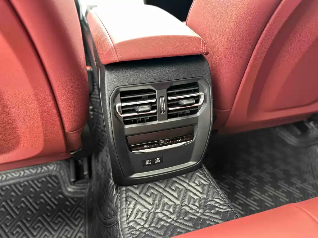BMW 3 Series 2025 330i M Sports Night Package купить на сайте DeffCars