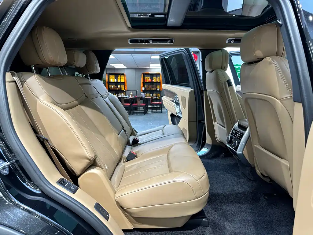 Range Rover 2024 3.0 L6 400PS Extended Edition, seven seats купить на сайте DeffCars