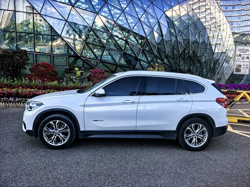 BMW X1 2018 sDrive20Li Leading Model купить на сайте DeffCars