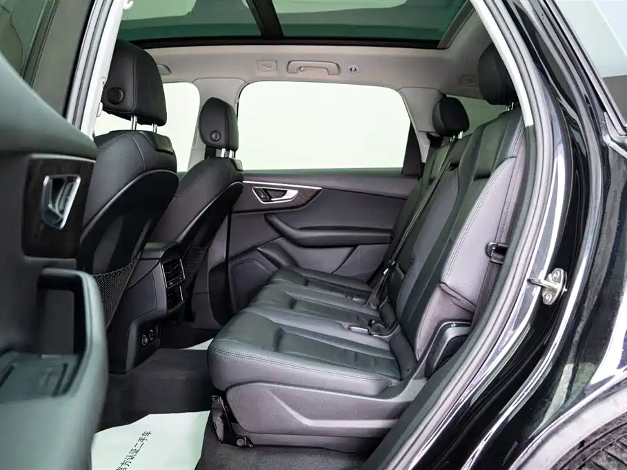 Audi Q7 2020 55 TFSI quattro S line sports купить на сайте DeffCars