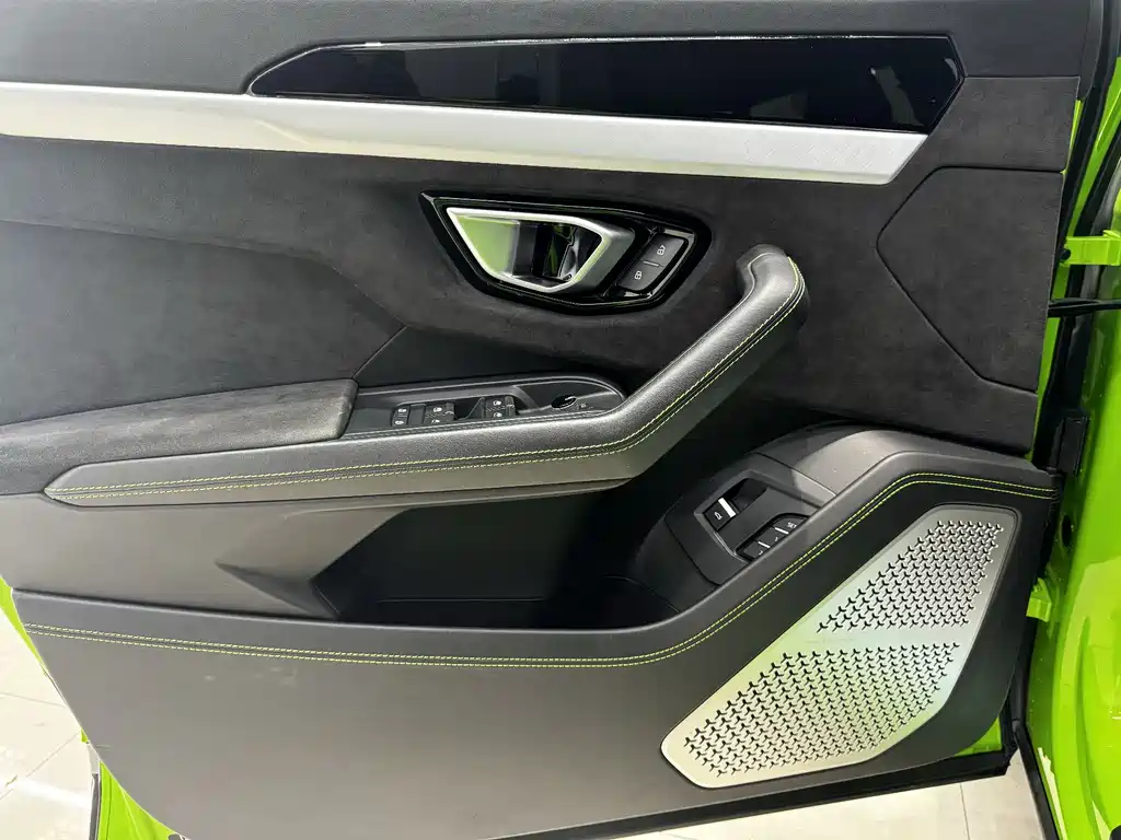Urus 2021 4.0T V8 купить на сайте DeffCars