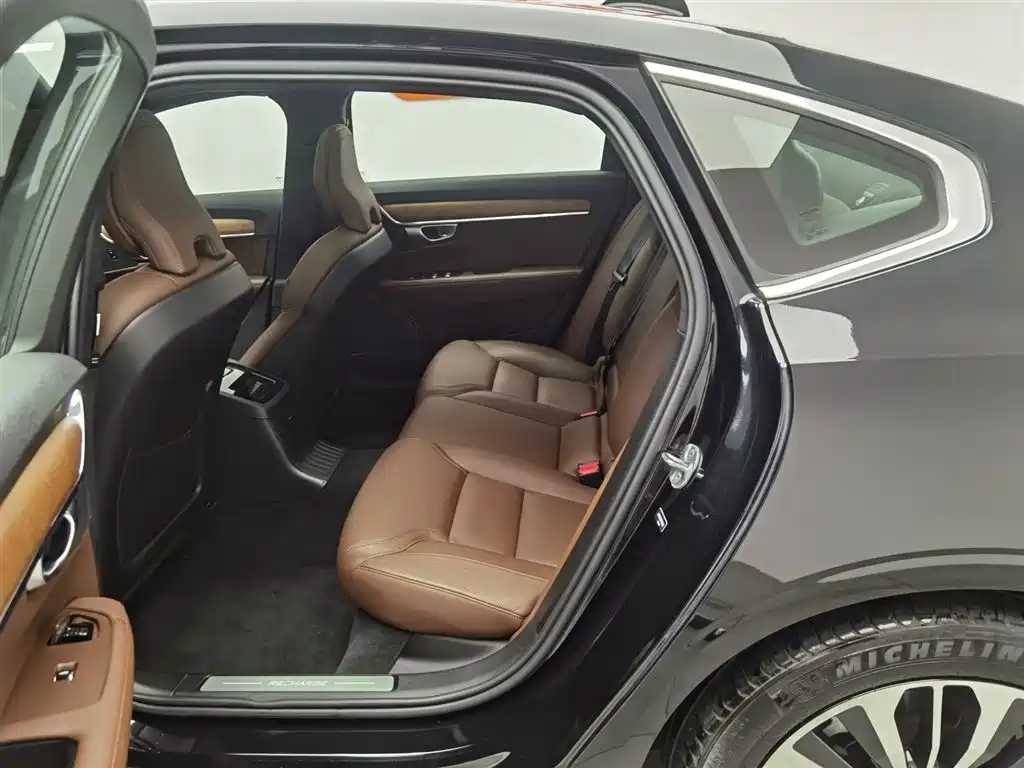 Volvo S90 plug-in hybrid 2024 plug-in hybrid four-wheel drive long range Zhiyi luxury version купить на сайте DeffCars