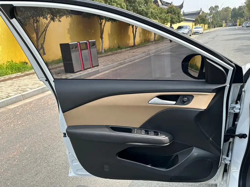 Cruze 2022 320 Automatic Sunroof Edition купить на сайте DeffCars