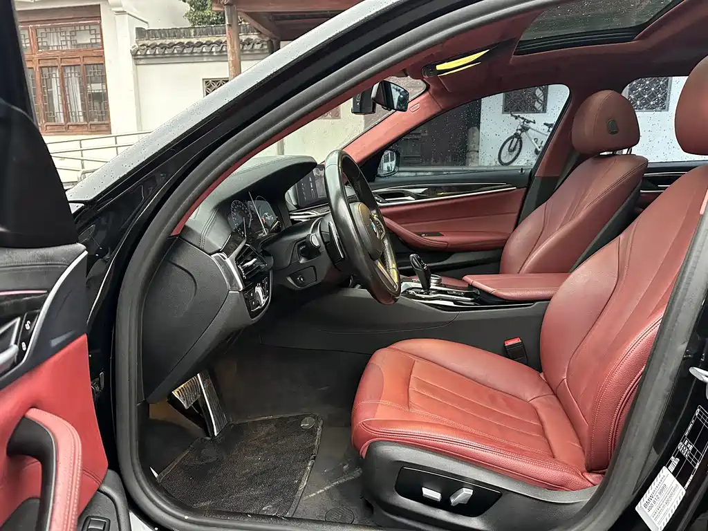 BMW 5 Series 2019 530Li Leading M Sports Package купить на сайте DeffCars