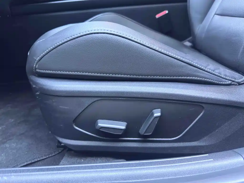Elantra 2022 1.5L CVT LUX Premium Edition купить на сайте DeffCars