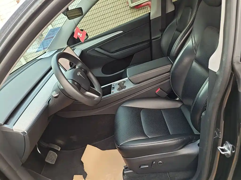Model Y 2024 rear-wheel drive version купить на сайте DeffCars