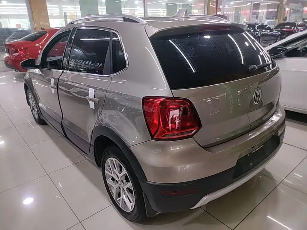 Polo 2016 1.4L Cross Polo automatic купить на сайте DeffCars