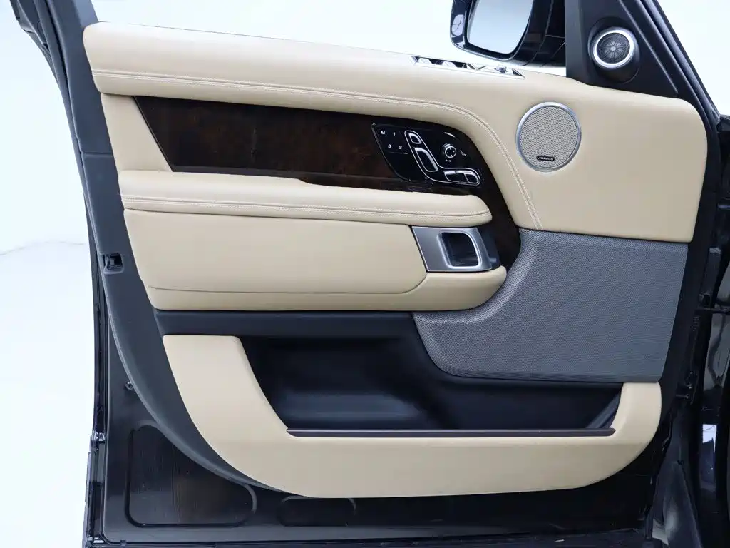 Range Rover 2021 3.0 L6 Legacy Extended Classic Edition купить на сайте DeffCars