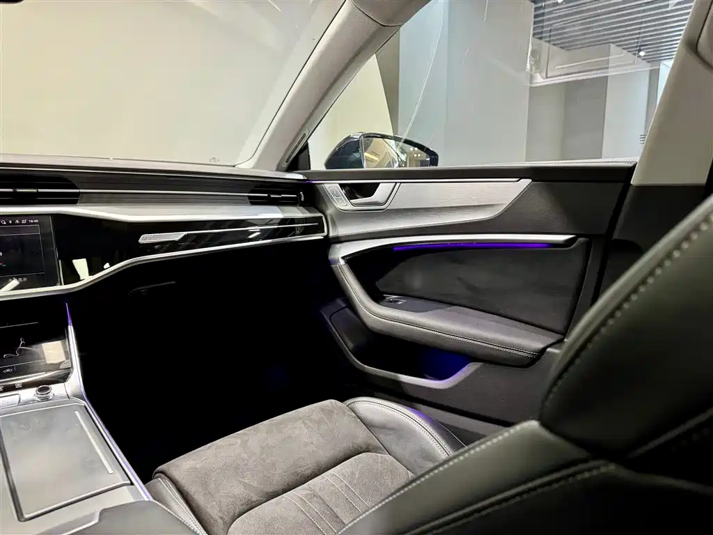 Audi A7L 2024 45 TFSI luxury model купить на сайте DeffCars