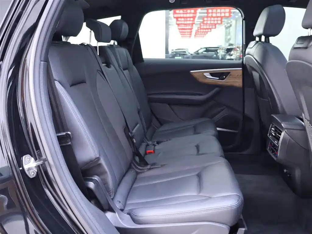 Audi Q7 2022 55 TFSI quattro S line ice and snow sports version купить на сайте DeffCars