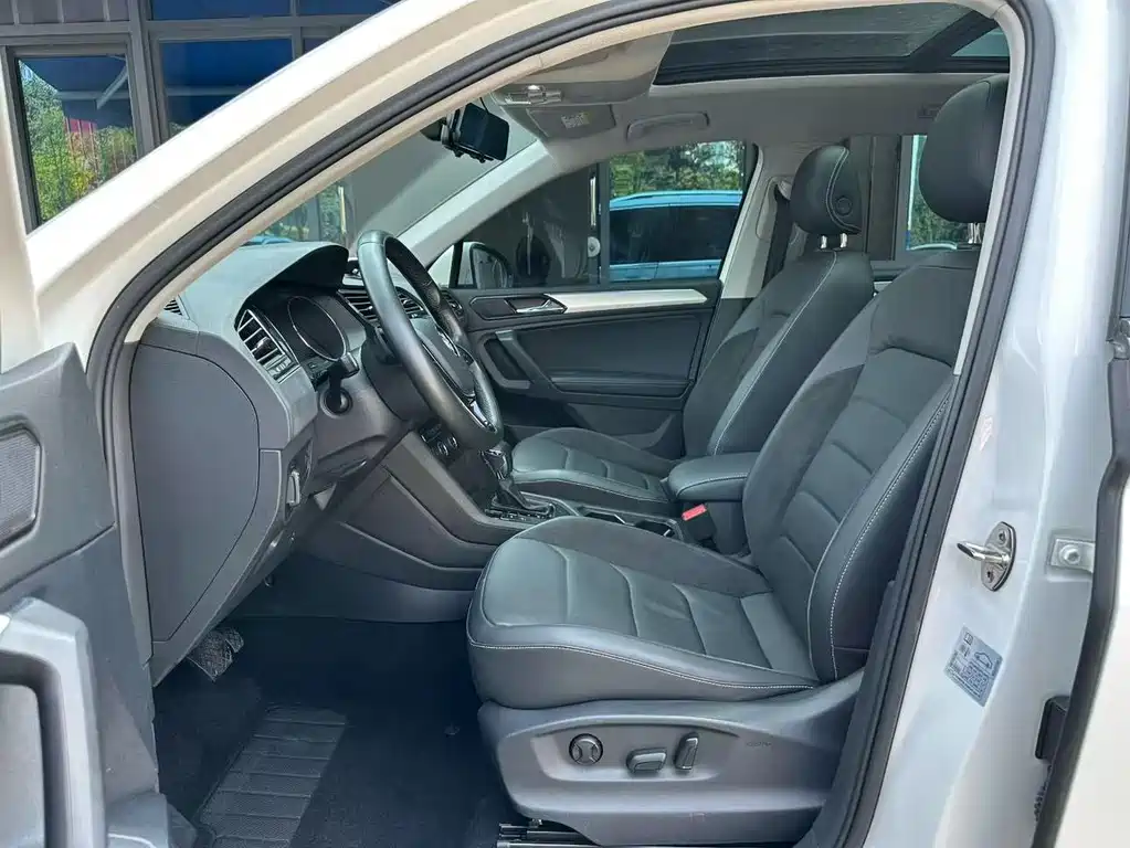 Tiguan L 2019 facelift 280TSI automatic two-wheel drive panoramic comfort version National VI купить на сайте DeffCars