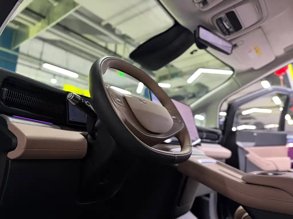 Xpeng X9 2024 702 Super Long Battery Life Pro купить на сайте DeffCars