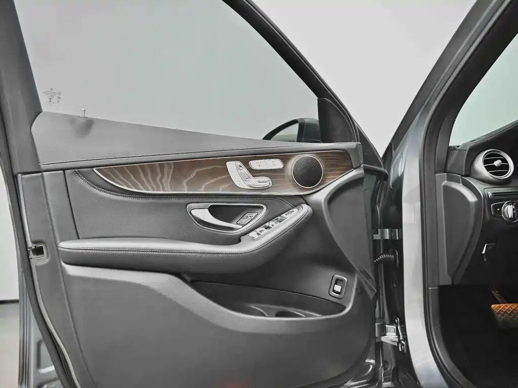 Mercedes-Benz GLC 2020 GLC 300 L 4MATIC Dynamic купить на сайте DeffCars