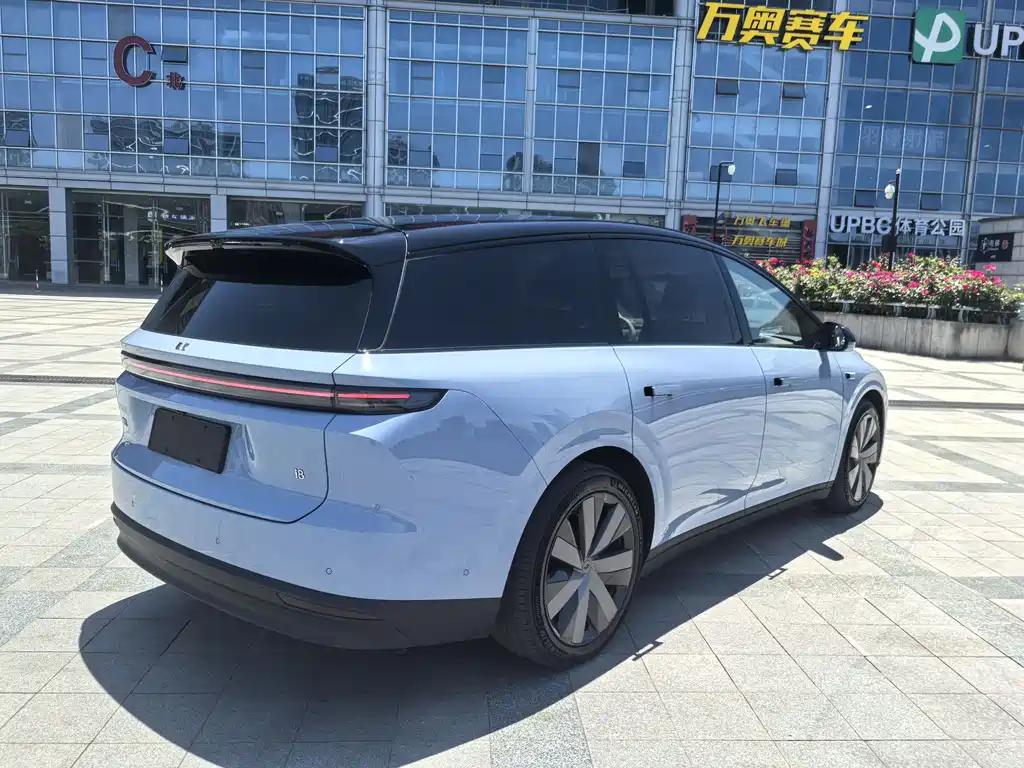 Ideal i8 2025 Standard Edition купить на сайте DeffCars