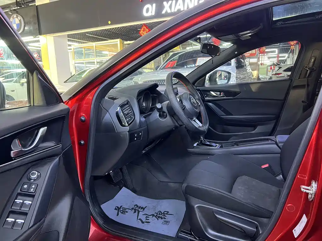 Mazda CX-4 2021 2.0L automatic two-wheel drive Blue Sky Vitality Edition купить на сайте DeffCars