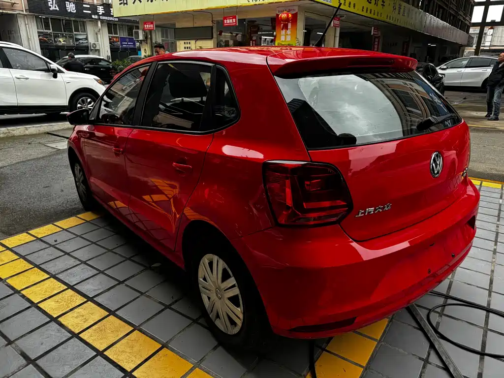 Polo 2018 1.5L automatic luxury model купить на сайте DeffCars