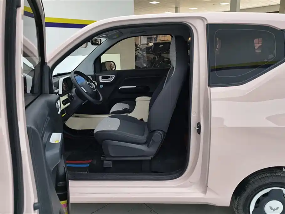 Hongguang MINIEV 2024 third generation 215km youth version купить на сайте DeffCars