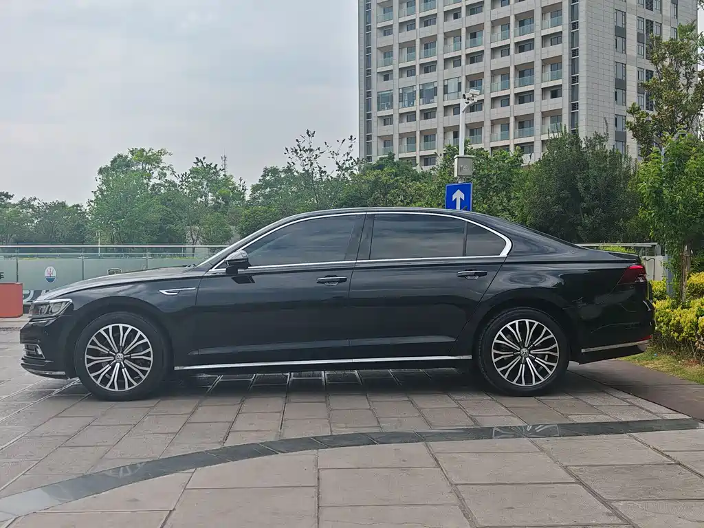 Huiang 2018 facelift 380TSI two-wheel drive business version купить на сайте DeffCars