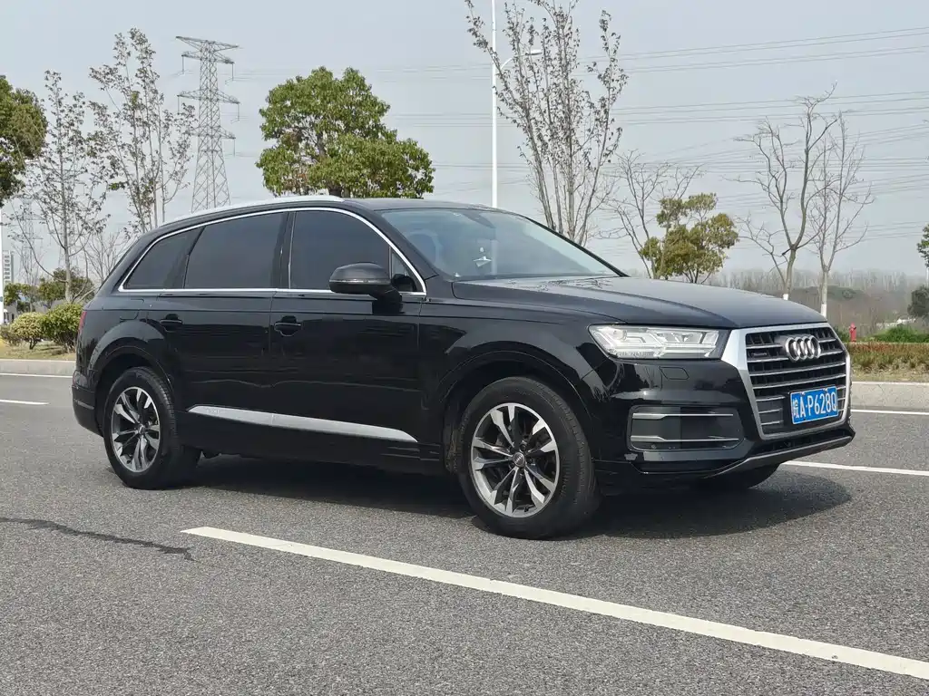Audi Q7 2018 40 TFSI comfort type купить на сайте DeffCars