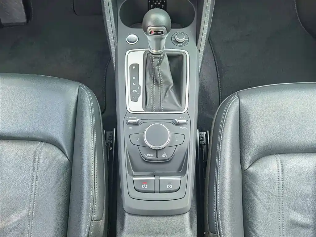 Audi Q2L 2023 35TFSI fashionable and dynamic купить на сайте DeffCars