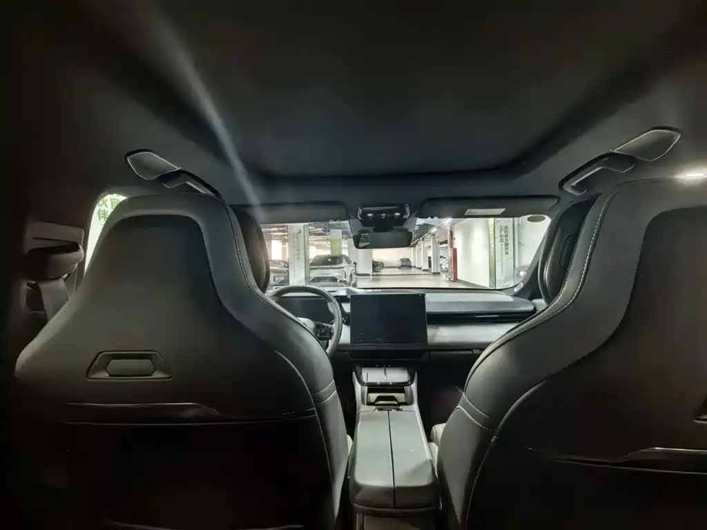 Lynk & Co 08 EM-P 2025 model 120km long range Halo купить на сайте DeffCars