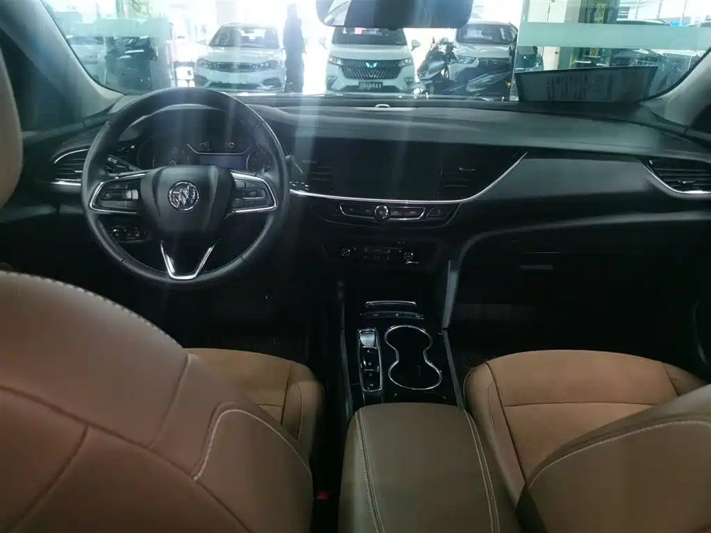 Regal 2023 552T smart model купить на сайте DeffCars