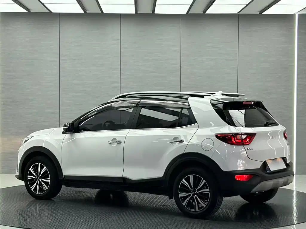 Yipao 2021 1.4L CVT sunroof model купить на сайте DeffCars