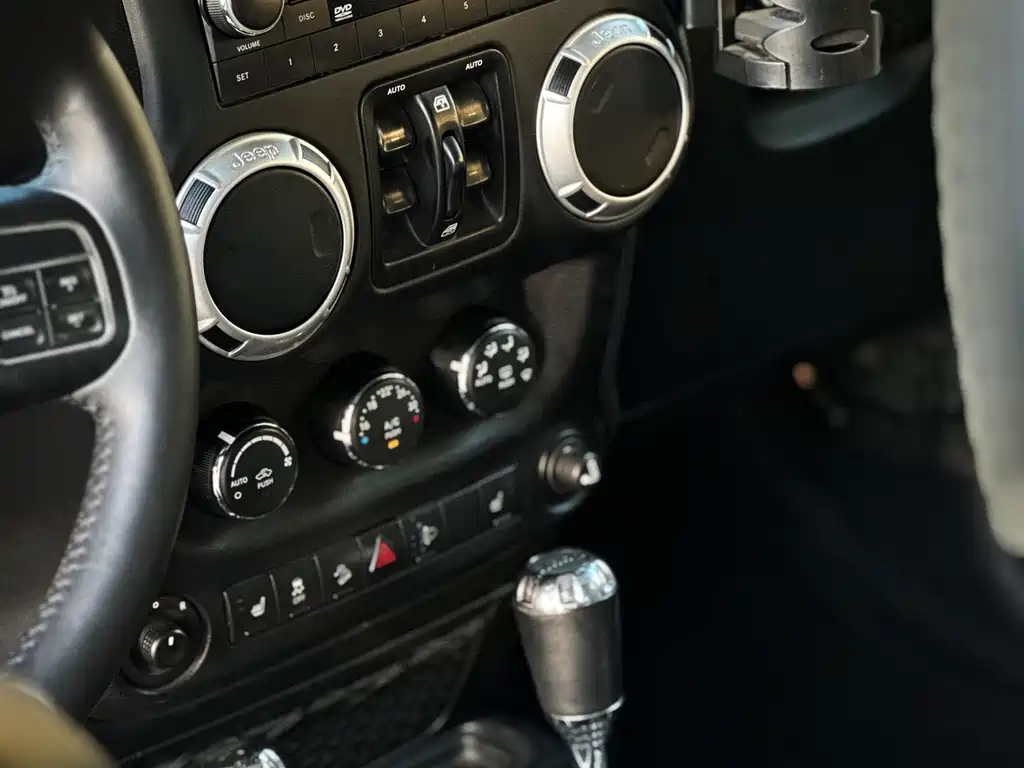 Wrangler 2017 3.6L Rubicon Four-Door Comfort Edition купить на сайте DeffCars