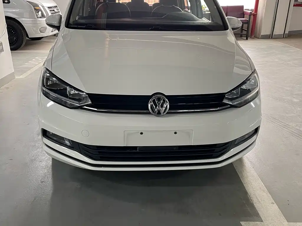 Touran 2018 Touran L 280TSI DSG Fashion Edition 7 seats National V купить на сайте DeffCars