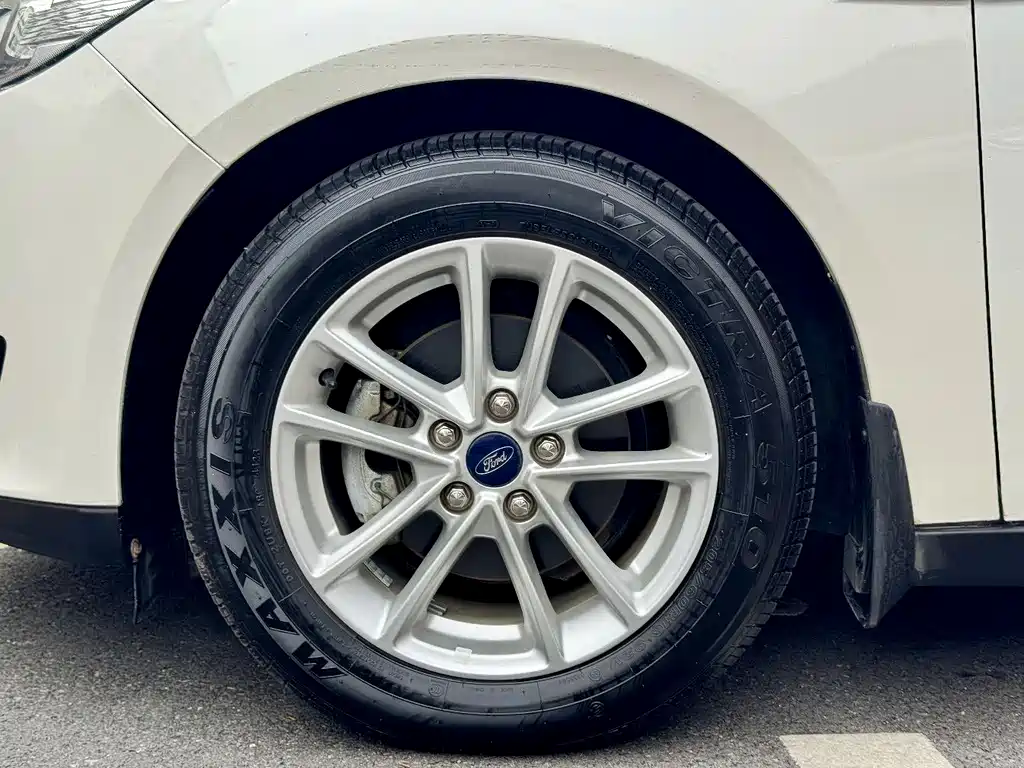 Focus 2018 sedan classic 1.6L automatic stylish smart mobility version купить на сайте DeffCars