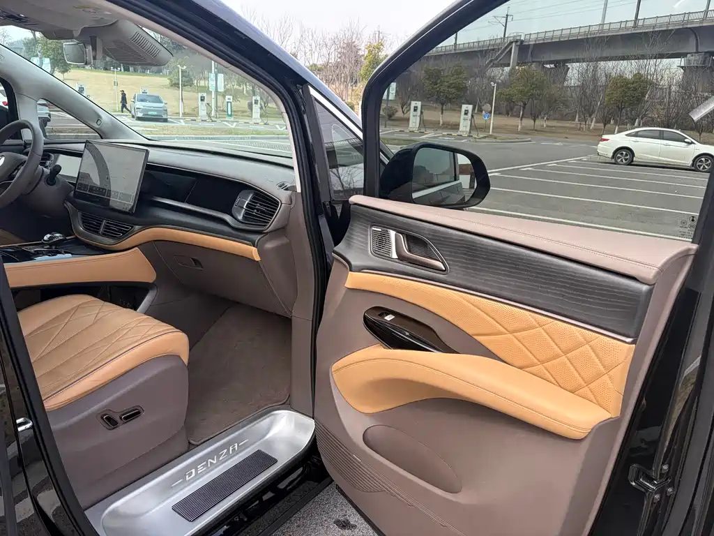 Denza D9 2022 DM-i 970 four-wheel drive flagship model купить на сайте DeffCars
