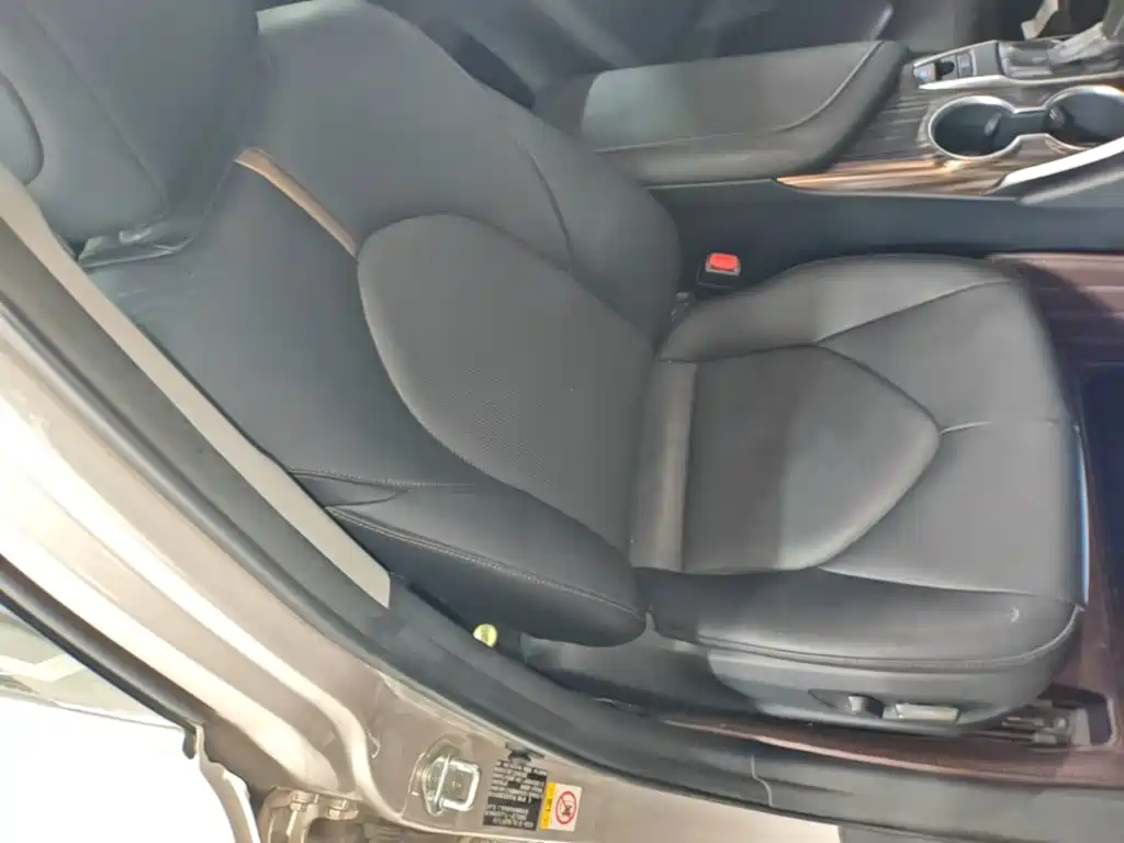 Camry 2018 2.0G Deluxe Edition купить на сайте DeffCars