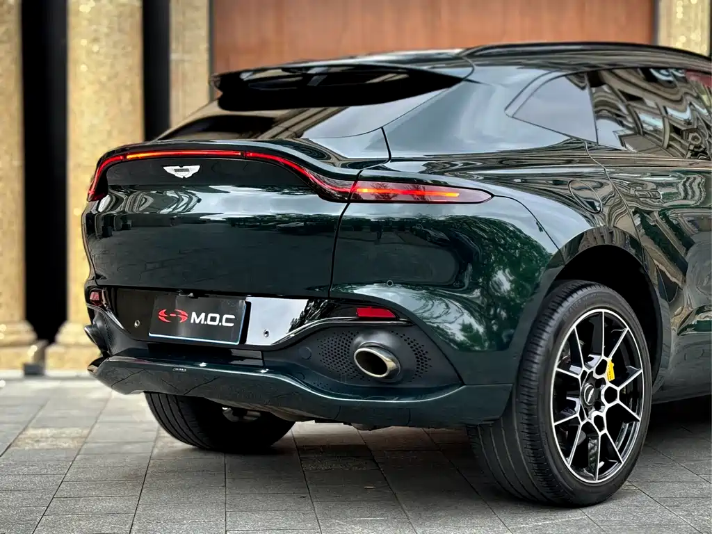 Aston Martin DBX 2020 4.0T V8 купить на сайте DeffCars