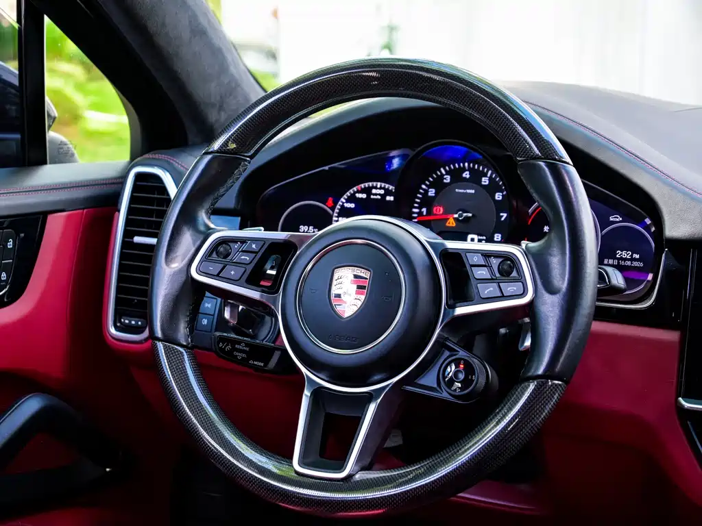 Cayenne 2023 Cayenne Coupé 3.0T Platinum Edition купить на сайте DeffCars